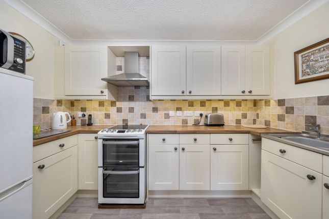 Flat 18, Homecanton House,, Carrington Way, Somerset photo 3