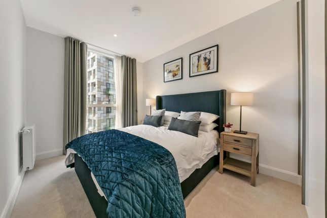 Thumbnail Flat to rent in Sirocco Tower, Sailmakers, Canary Wharf