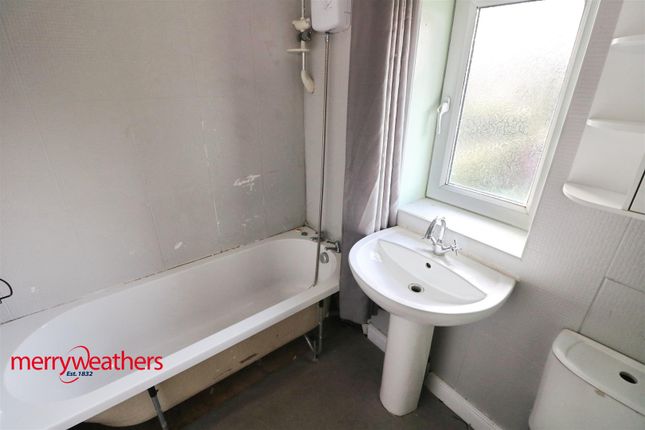3, Birchwood Drive, Rotherham photo 4