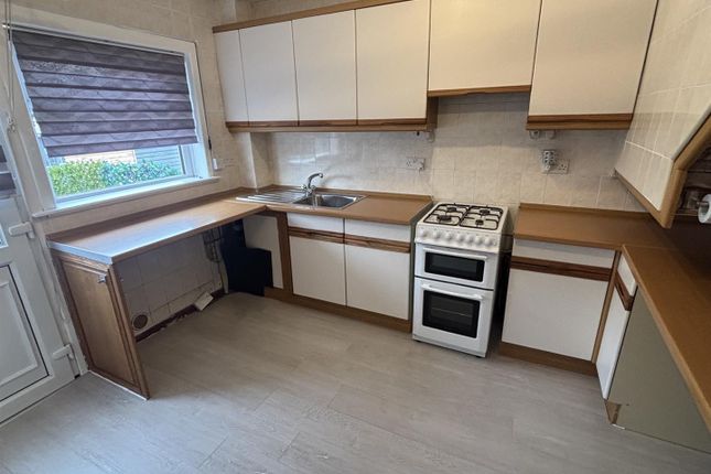 21, Denholm Drive, Wishaw photo 3