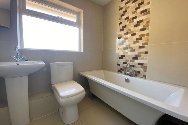 73, Bredgar Close, Ashford photo 4