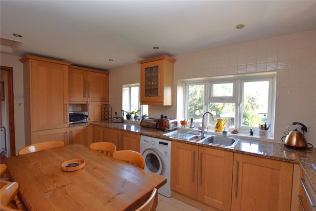 27, Whitedown, Hampshire photo 3