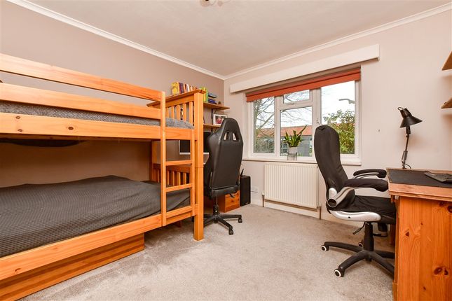 Linden Court, Leatherhead photo 5
