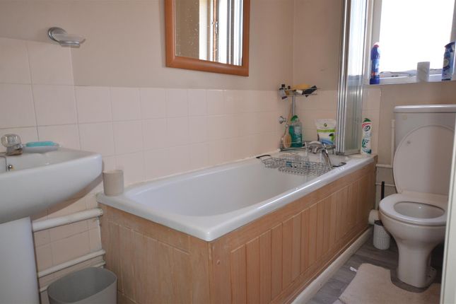 33, Pempath Place, Wembley photo 3