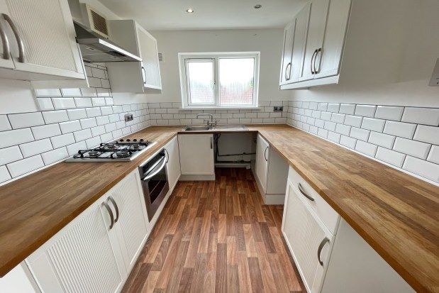 Flat to rent in Honeysuckle Grove, Cardiff