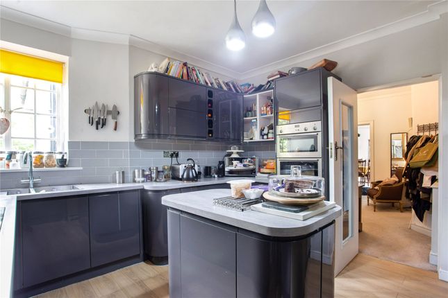 Flat 6 Wildcroft Manor,, Wildcroft Road, London photo 4