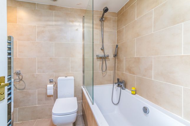 54, High Street, SOUTHMINSTER photo 4