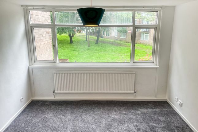 Thumbnail Town house to rent in Coburg Crescent, London