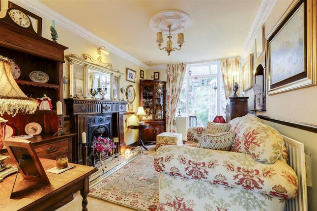 24 Brooklands Drive, Nottingham photo 2