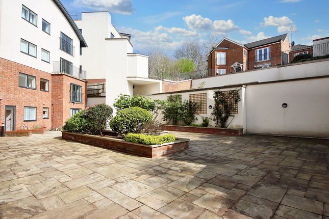 Flat for sale in Brookside Court, Tring