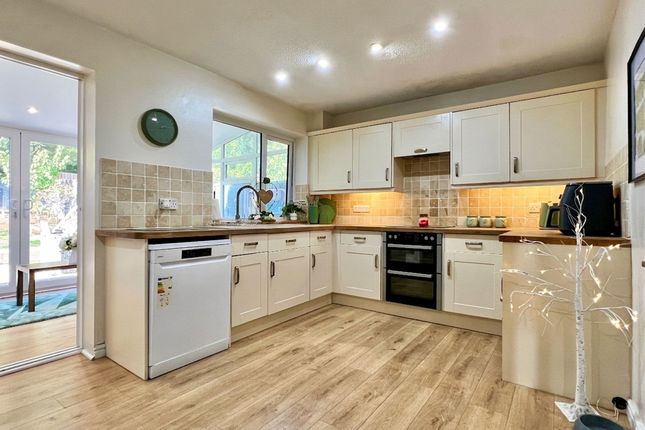 19 Creechberry Orchard, Taunton photo 3