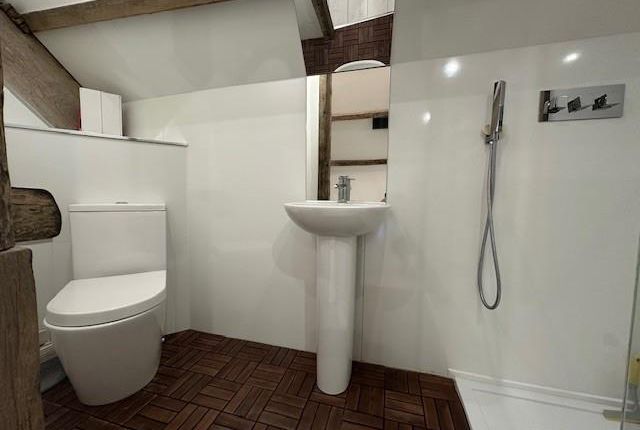 Bed 2 Ensuite.Jpg
