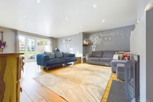 Thumbnail Property for sale in Chells Way, Stevenage