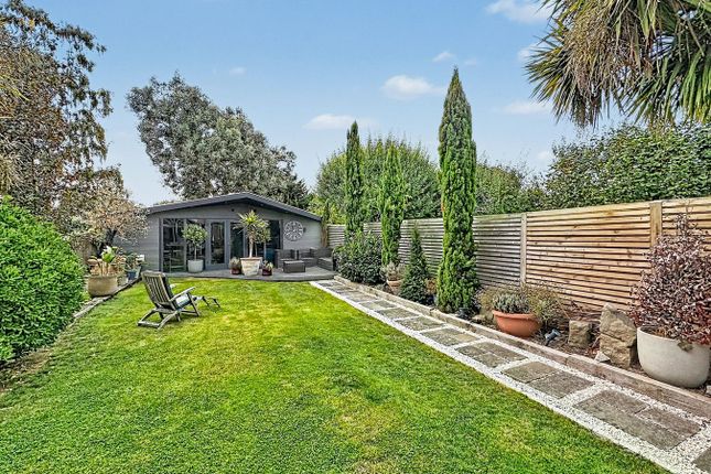31, Merton Gardens, Orpington photo 4
