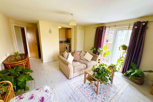 8, Brook Court, Whitchurch Road, Bristol photo 3