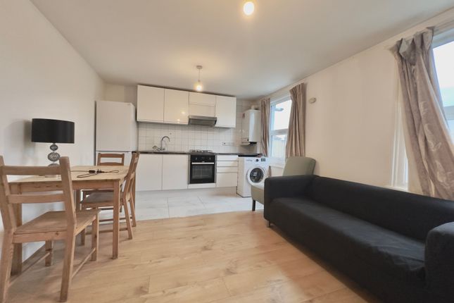 4 Bedrooms Flat To Rent In Brixton, Sw4