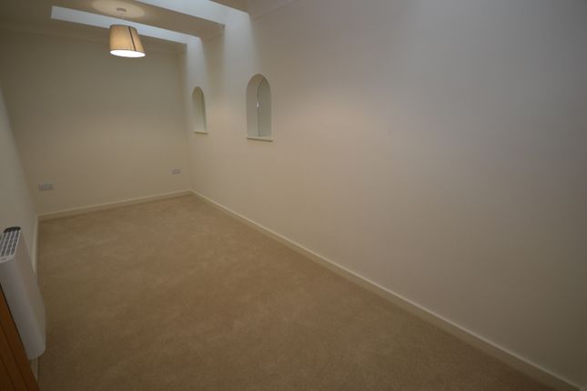 Flat 1, 20 Keyhaven Road, Lymington photo 4