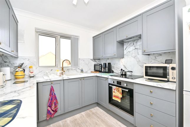 10, Collingwood Close, Eastbourne photo 3