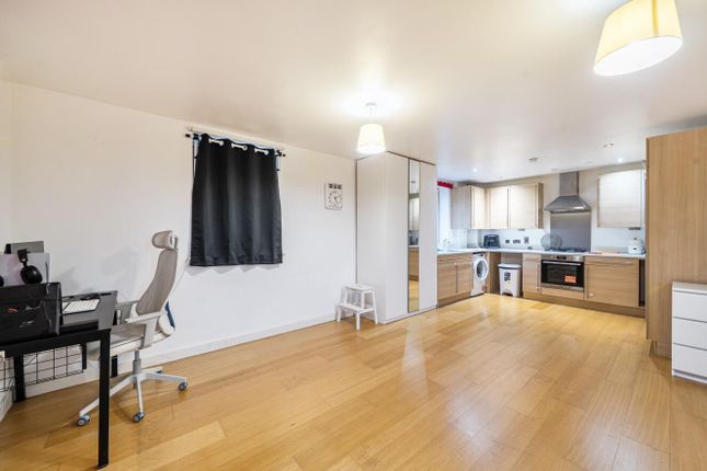 Douglas Close, Stanmore photo 3