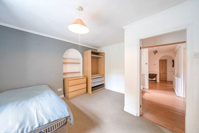 F4, 2, Trinity Crescent, London photo 4