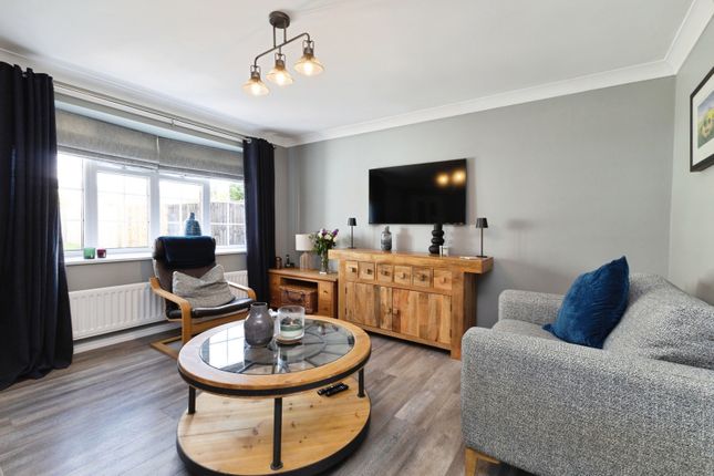 16, Appley Close, Stockton-on-Tees photo 2