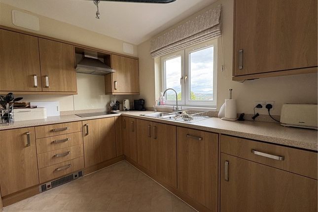 11, Warlbeck, West Yorkshire photo 3