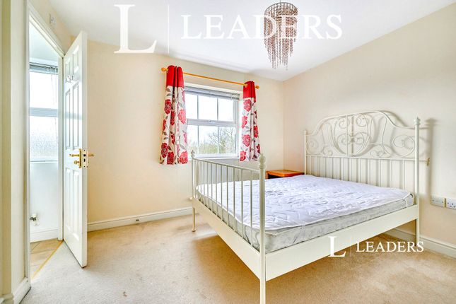 Room 4, 40, The Pastures, Takeley photo 2
