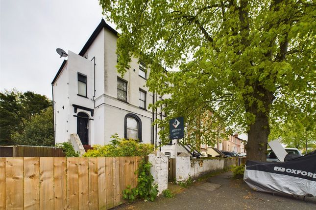 Thumbnail Flat for sale in Ash Grove, London