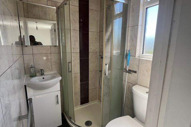 568, Staines Road, Feltham photo 4