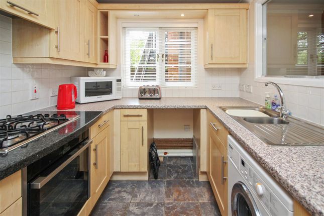 34, Holters Mill, Kent photo 2
