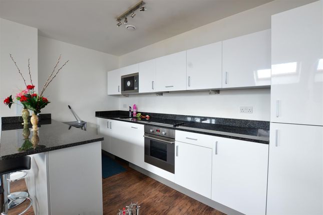 45, Lexington House, West Drayton photo 2