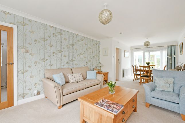 6, Barn Close, Chesterfield photo 3