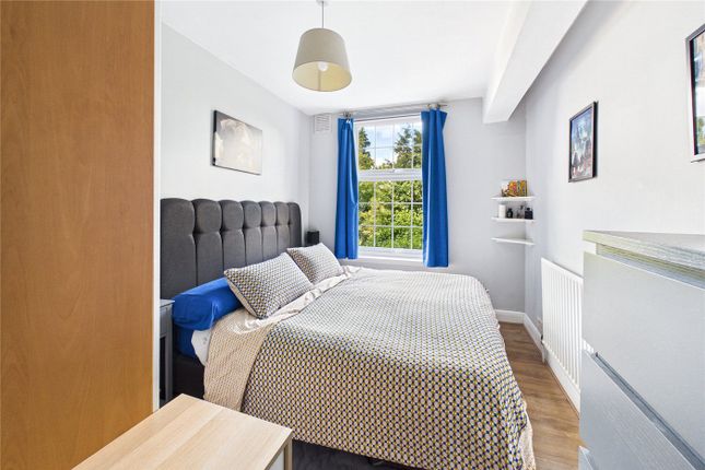 Flat 2A, Telford Court,, Streatham Hill, London photo 4