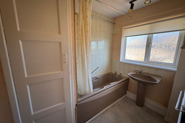 4, Leazes Rise, Peterlee photo 5
