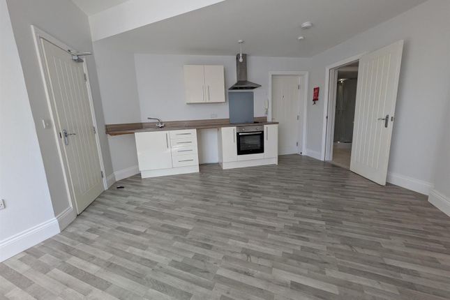 Flat 1 39, Dean Road, Scarborough photo 4