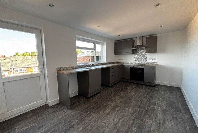 13, Lime Kiln Road, Tiverton photo 3