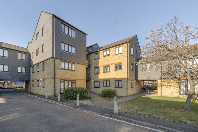 2-bed flat on 29 Kipling Court, Greenford Avenue, London, £325,000