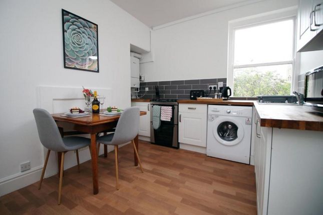 Thumbnail Flat to rent in Summerlays Place, Bath
