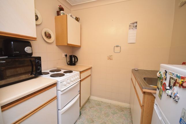 28, St Johns Park, Whitchurch photo 5