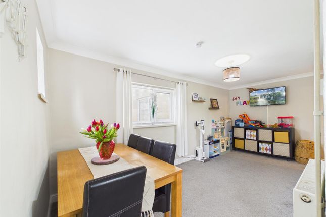 59, Maesglas, Llanelli photo 4