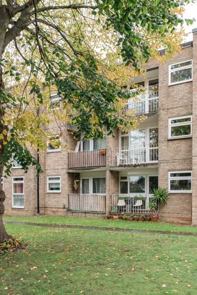 Flat for sale in Eaton Road, Sutton