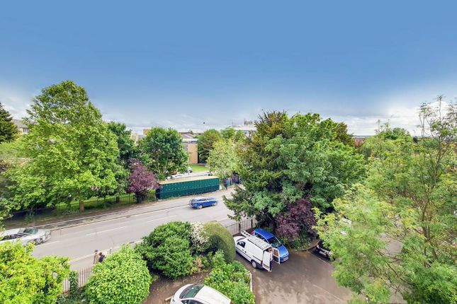 Thumbnail Flat to rent in Kingston Hill, Kingston Hill, Kingston Upon Thames