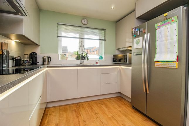 Town house for sale in Warren House Road, Allerton Bywater, Castleford