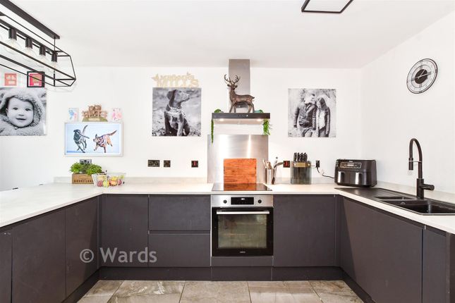 4, Manley Boulevard, Snodland photo 3