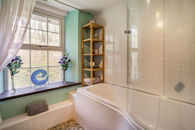Annex Top Floor Bathroom