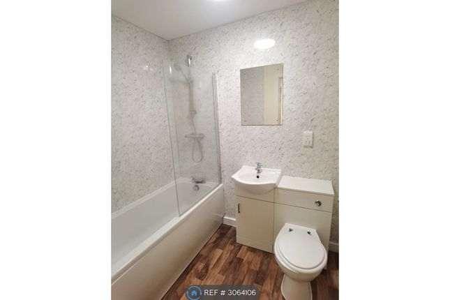 Apartment, Tameway Plaza Bridge Street, Walsall photo 5