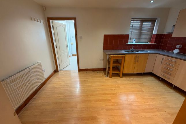 74d Greenbank Street, Preston photo 3