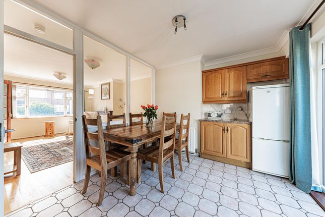 56 Whitstable Road, Faversham photo 3
