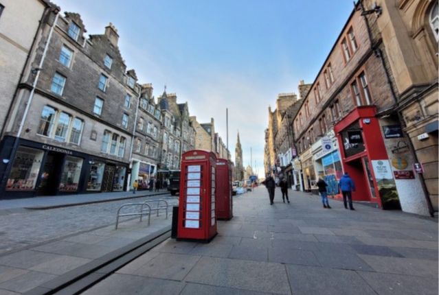 Retail premises to let in High Street, Edinburgh