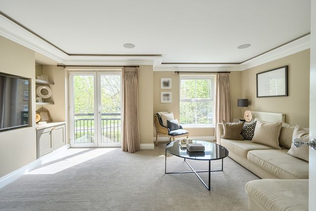 30, Weston Drive, Caterham photo 2